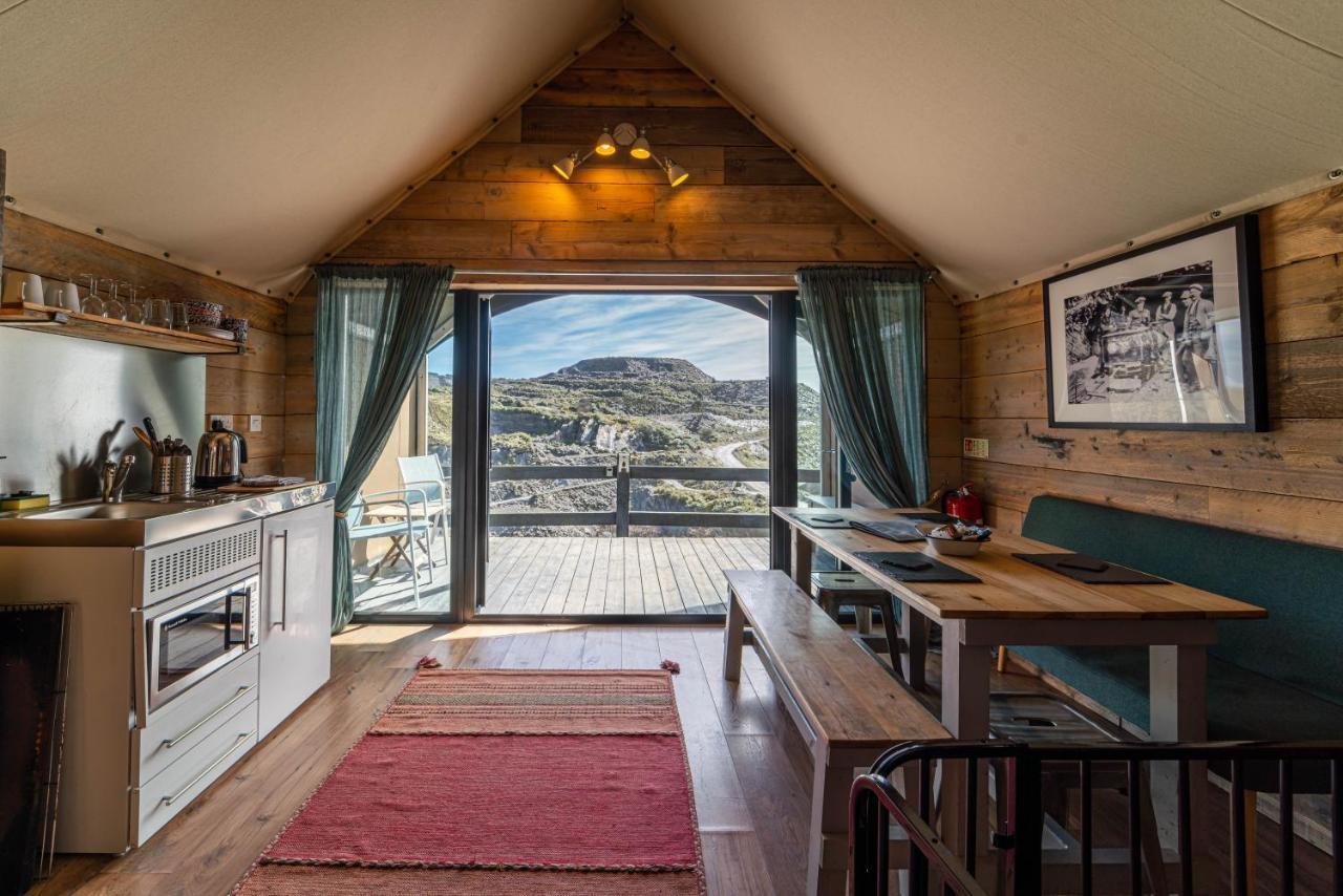 Llechwedd Glamping Hotel Блайнай-Фестиньог Екстериор снимка